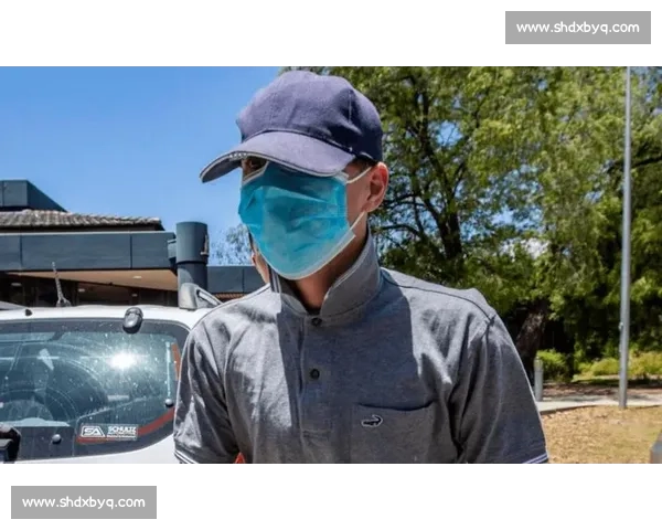 前警员 10 年监守自盗 热火百万纪念品遭贱卖