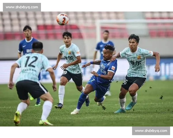 梅州客家迎战武汉三镇关键对决谁能掌控赛季走向中超焦点之夜激情碰撞