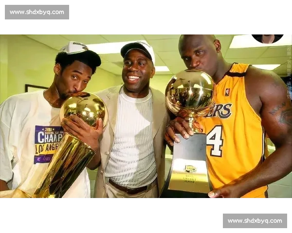 科比与奥尼尔的巅峰对决与分道扬镳的王朝真相背后的恩怨与时代回声